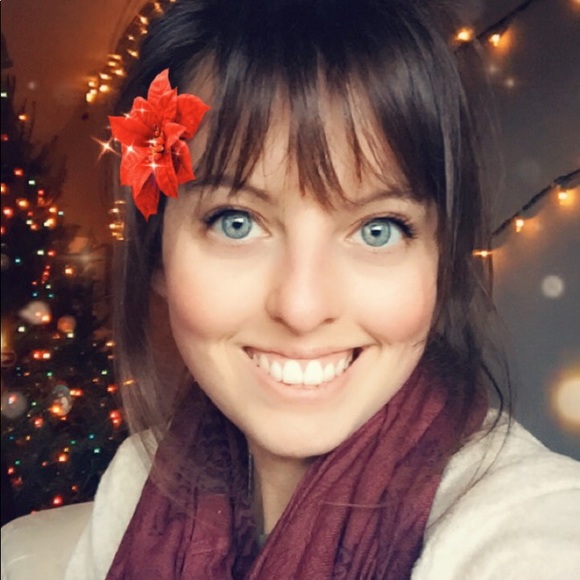 Meet your Posher, Gina - Picture 2 of 5